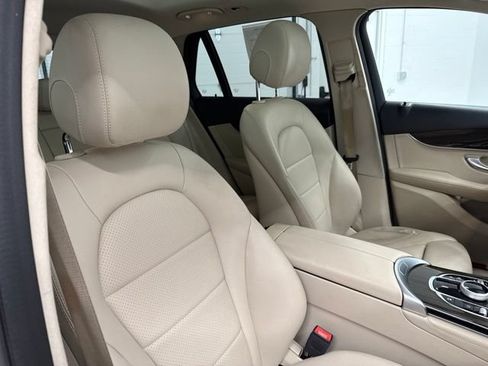 Used 2019 Mercedes-Benz GLC 300 4MATIC image 23