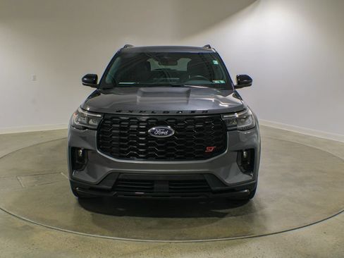 Used 2025 Ford Explorer ST AWD/4WD image 9