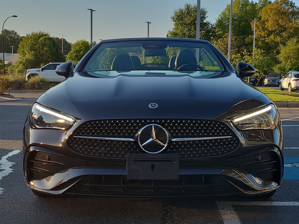 Used 2025 Mercedes-Benz CLE 300 4MATIC Cabriolet w/ Night Package image 8