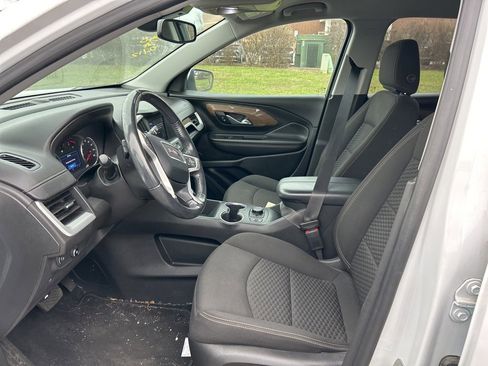 Used 2021 GMC Terrain SLE w/ Driver Convenience Package image 9