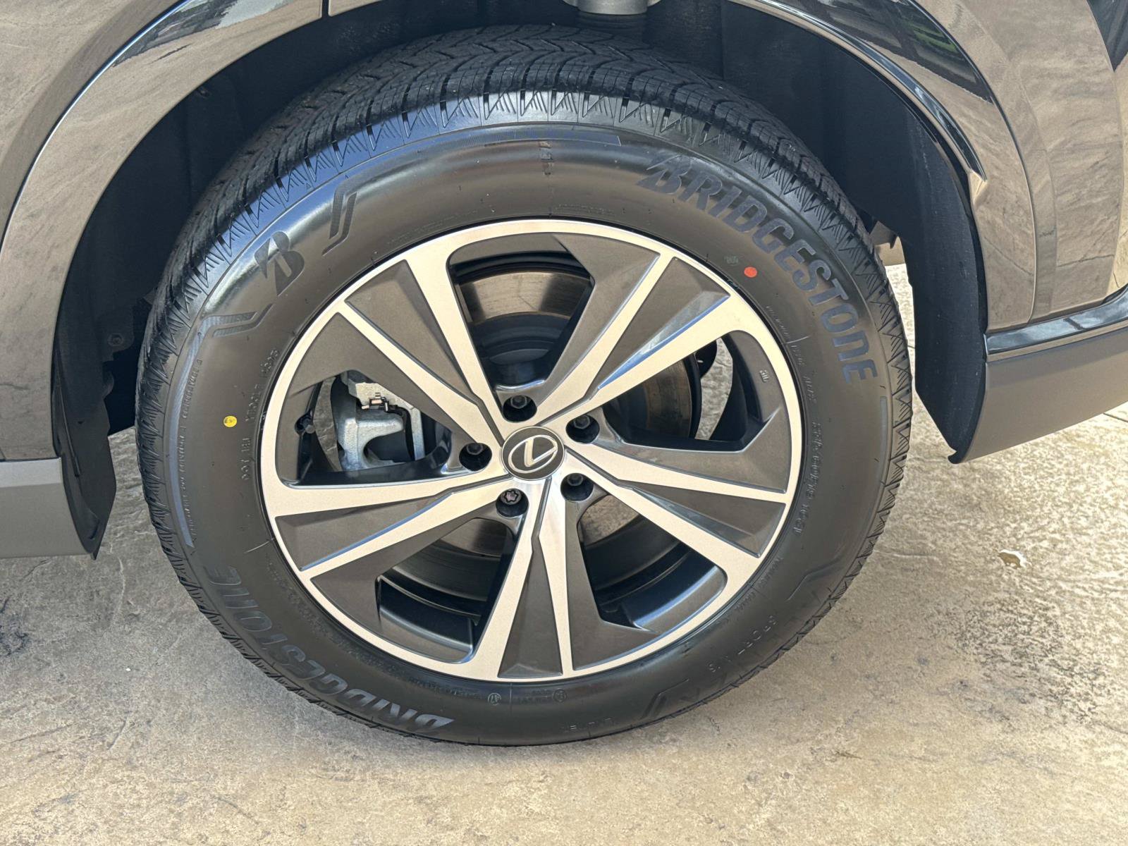 Used 2025 Lexus RX 350 Premium w/ Accessory Package (Z1) FWD image 22