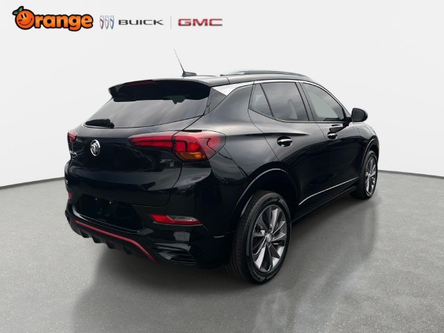 Used 2022 Buick Encore GX Select w/ Sport Touring Package FWD image 3