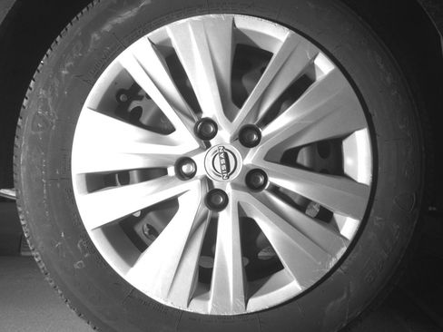 Used 2025 Nissan Sentra S image 15