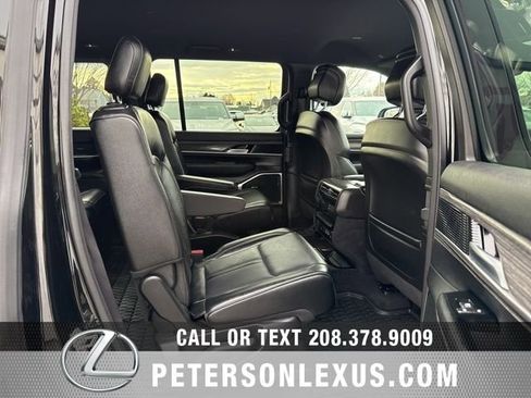 Used 2024 Jeep Wagoneer Series III image 17