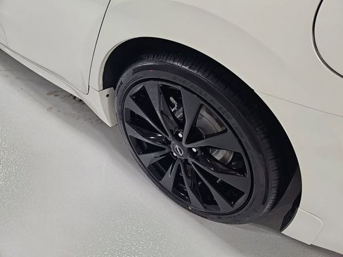 Used 2023 Nissan Maxima SR w/ Sport Mat Group image 25