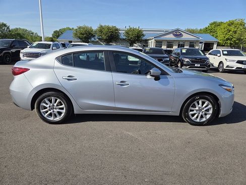 Used 2017 MAZDA MAZDA3 Sport w/ Preferred Equipment Package FWD image 2