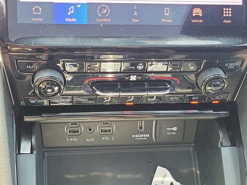 Used 2024 Jeep Grand Cherokee L Summit w/ Rear Seat Video Group I AWD/4WD image 28