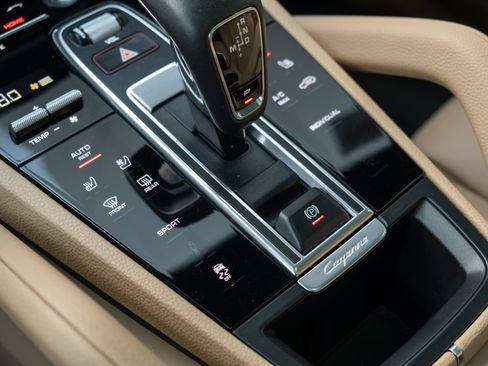 Certified 2023 Porsche Cayenne AWD/4WD image 35