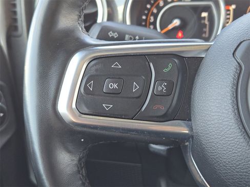 Used 2022 Jeep Wrangler Unlimited Sahara image 27