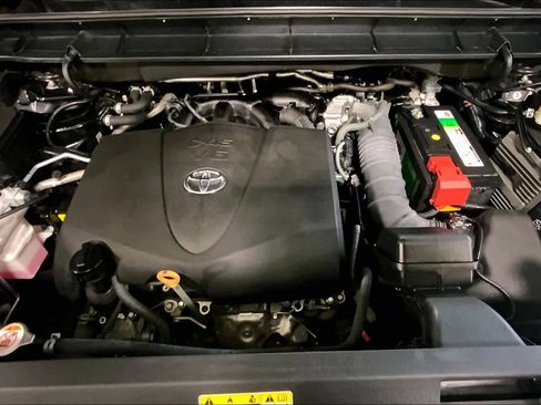Used 2020 Toyota Highlander Platinum image 30