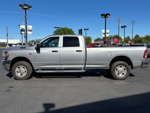 Used 2024 RAM 3500 Tradesman w/ Chrome Appearance Group AWD/4WD image 3