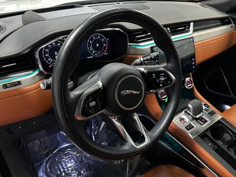 Used 2025 Jaguar F-PACE R-Dynamic S image 9