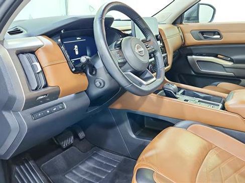 Certified 2024 Nissan Pathfinder Platinum w/ Cargo Package FWD image 13