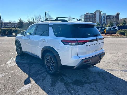 New 2026 Nissan Pathfinder SL w/ SL Premium Package AWD/4WD image 5