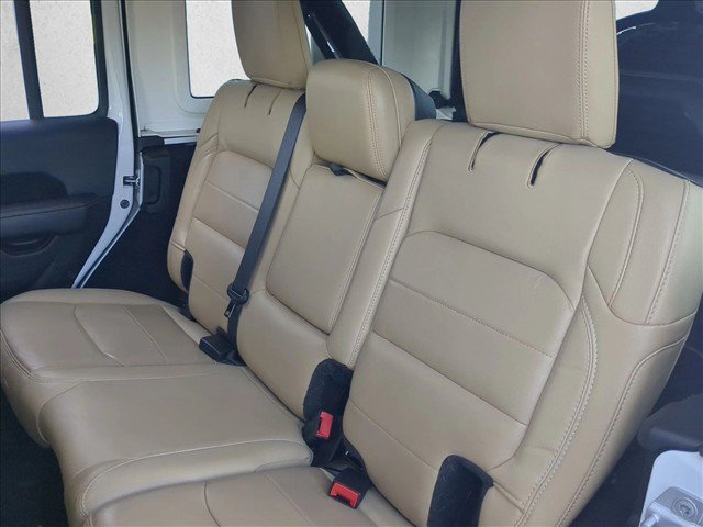 Used 2019 Jeep Wrangler Unlimited Sahara AWD/4WD image 19