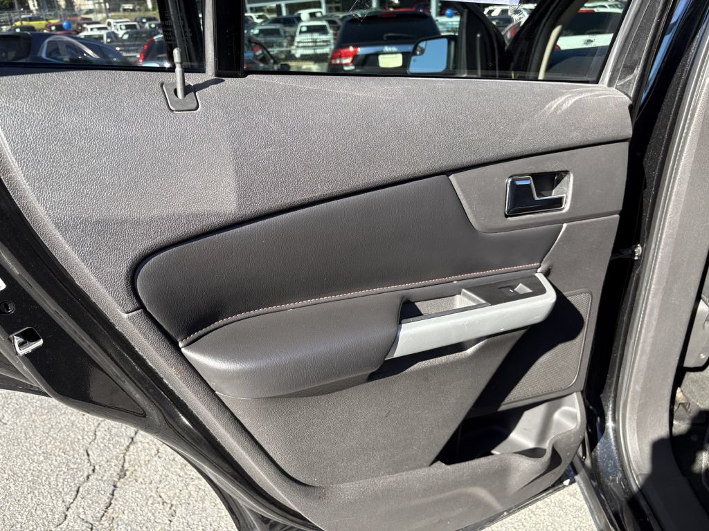 Used 2013 Ford Edge SEL FWD image 13