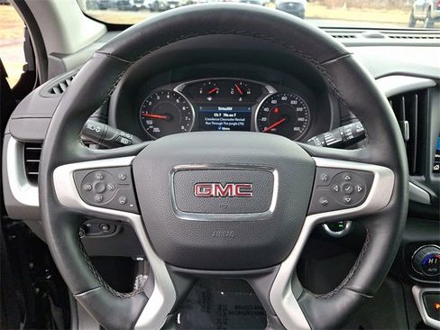 Used 2024 GMC Terrain SLT image 18