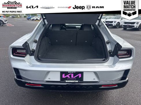 Used 2024 Dodge Charger Daytona Scat Pack w/ Plus Group AWD/4WD image 9