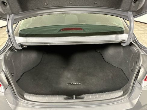 Used 2024 Hyundai Elantra SEL FWD image 28