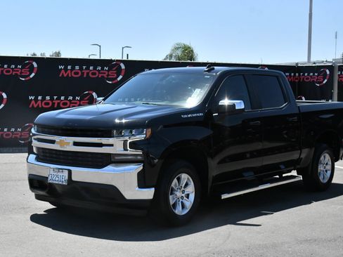 Used 2022 Chevrolet Silverado 1500 LT RWD image 3