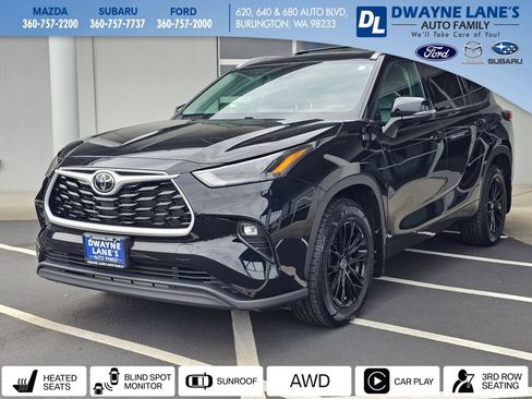 Used 2022 Toyota Highlander XLE AWD/4WD image 1