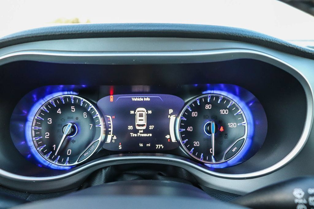 New 2027 Chrysler Pacifica Select FWD image 25