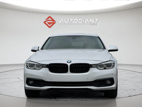Used 2018 BMW 320i Sedan RWD image 12