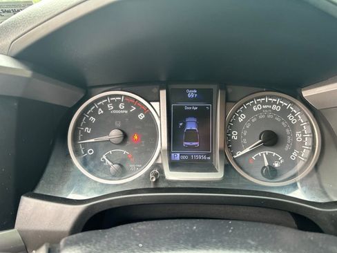 Used 2020 Toyota Tacoma SR5 AWD/4WD image 22