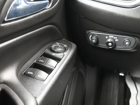 Used 2020 Chevrolet Equinox LT w/ Midnight Edition image 34