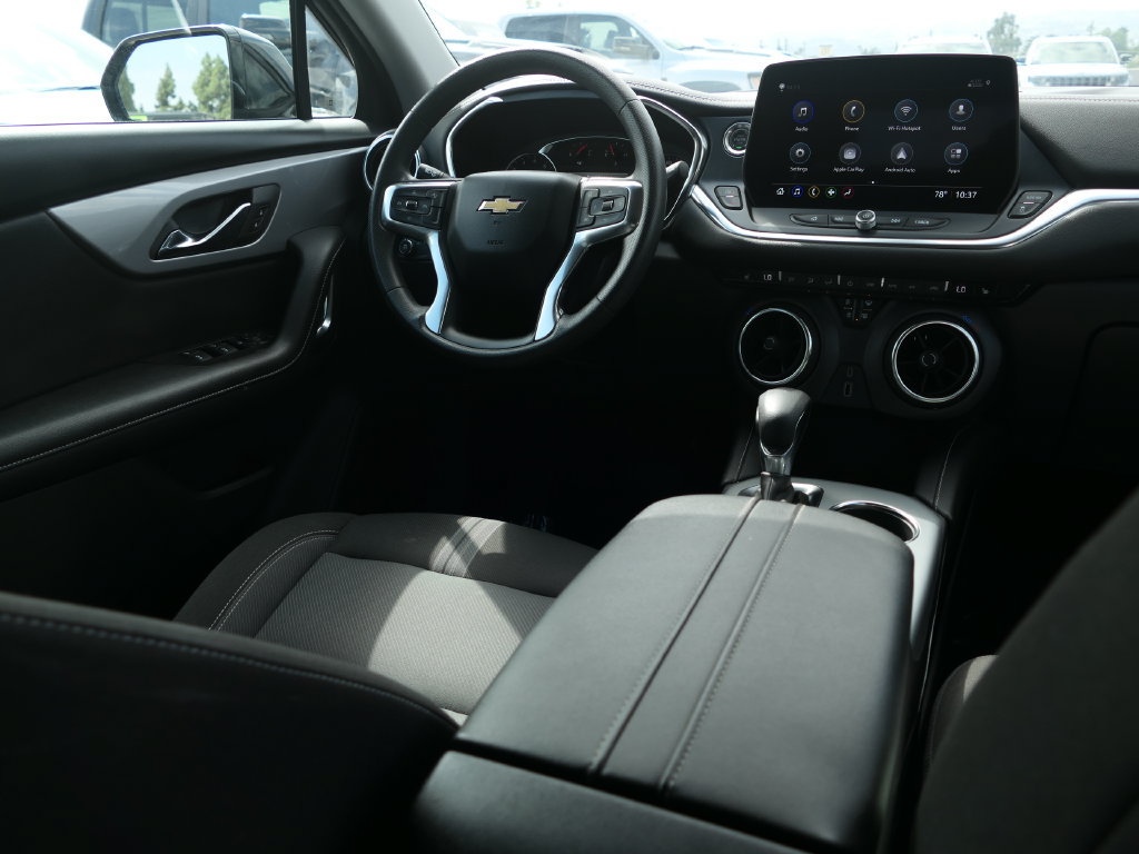 Used 2025 Chevrolet Blazer LT FWD image 23