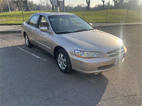 Used 2000 Honda Accord SE image 1