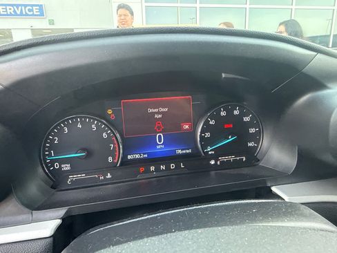 Used 2023 Ford Explorer XLT w/ Equipment Group 202A image 7