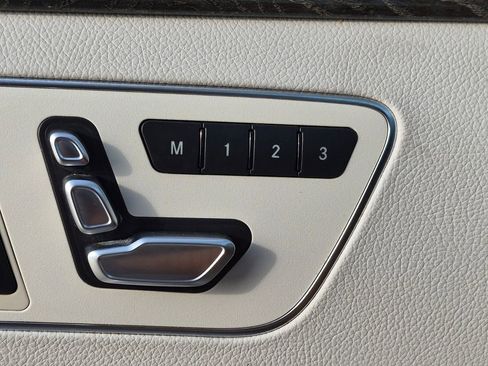 Used 2014 Mercedes-Benz E 350 Sedan image 27