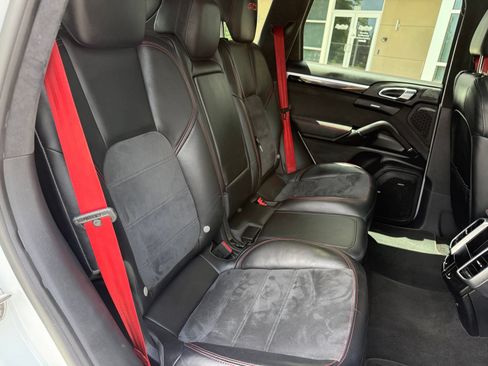 Used 2016 Porsche Cayenne GTS AWD/4WD image 40