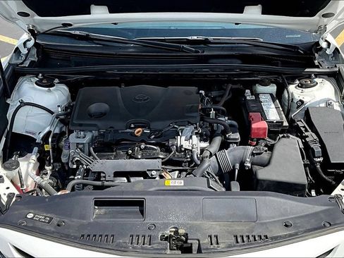 Used 2020 Toyota Camry SE FWD image 27