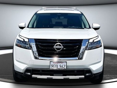 Certified 2023 Nissan Pathfinder Platinum w/ Cargo Package FWD image 2