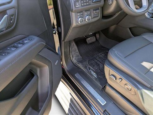 New 2024 GMC Yukon XL Denali w/ Advanced Technology Package image 4