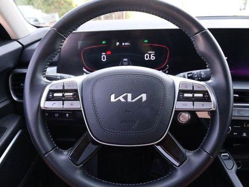 Used 2025 Kia Telluride S FWD image 13