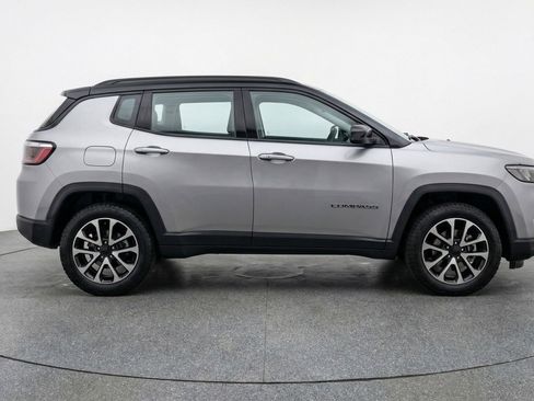 Used 2025 Jeep Compass Trailhawk AWD/4WD image 11