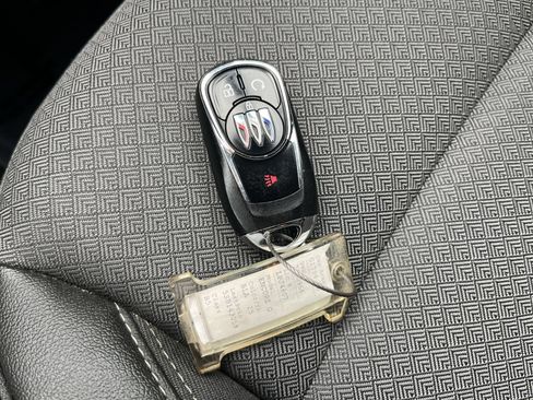 Used 2025 Buick Encore GX Preferred AWD/4WD image 22