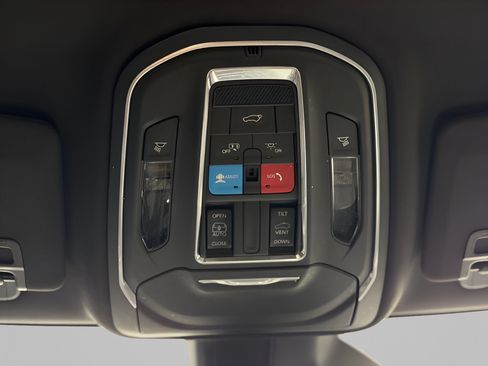 Used 2022 Jeep Grand Cherokee L Laredo AWD/4WD image 41