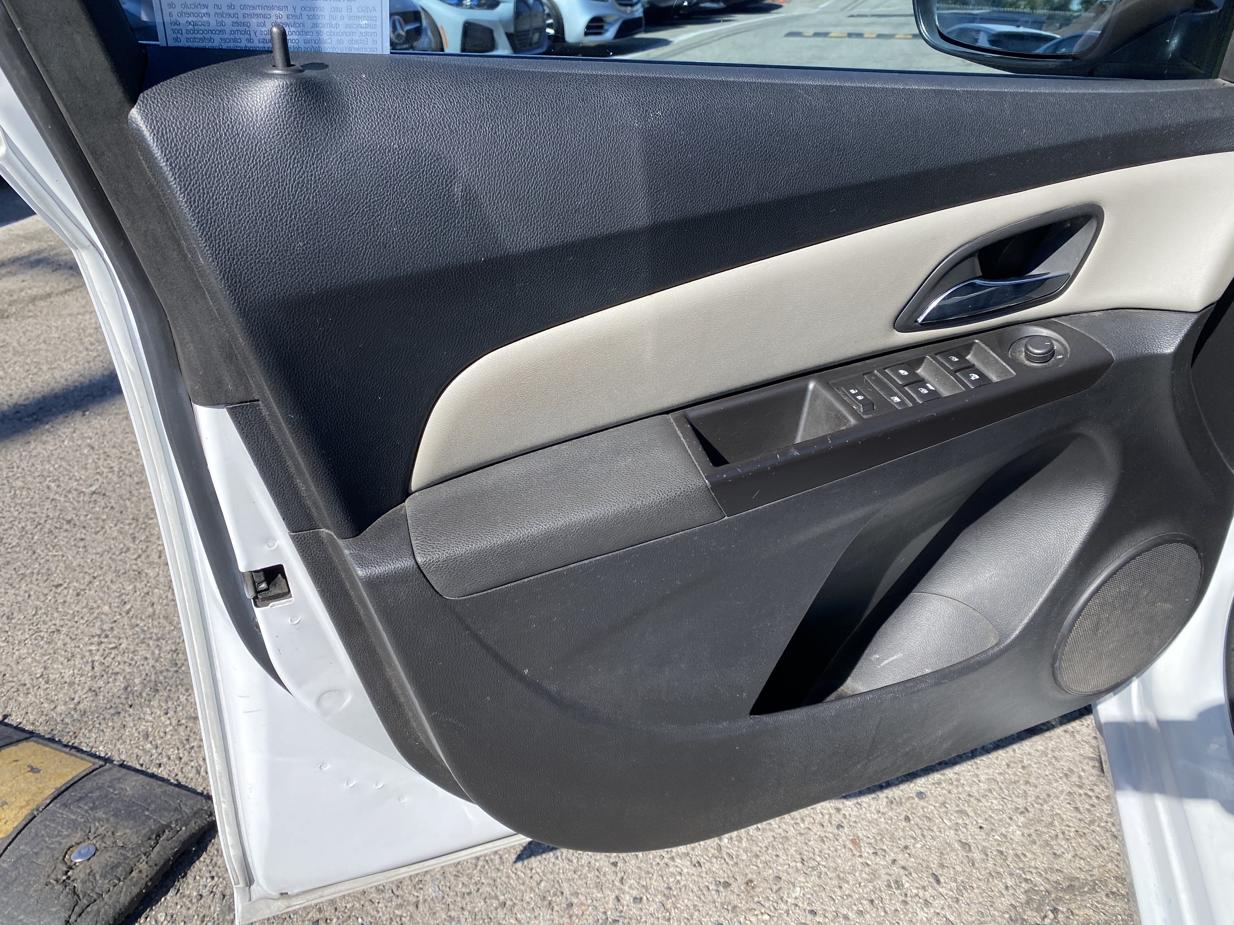 Used 2016 Chevrolet Cruze LT w/ Technology Package FWD image 13