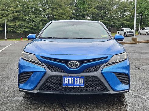 Used 2019 Toyota Camry SE FWD image 2