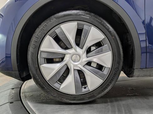 Used 2023 Tesla Model Y Long Range image 12