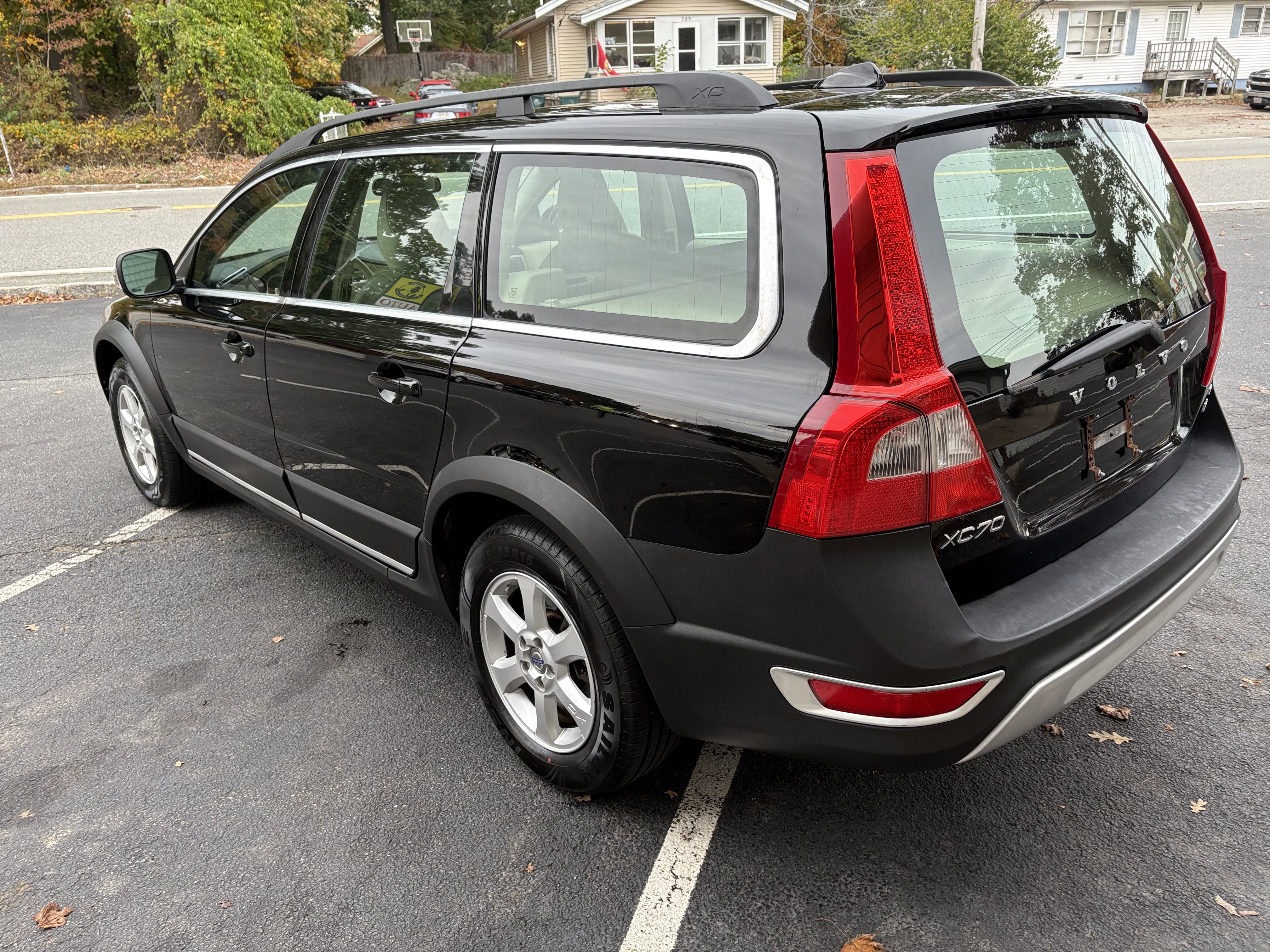 Used 2010 Volvo XC70 3.2 AWD/4WD image 6