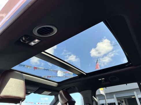 Used 2023 Ford Explorer Platinum w/ Technology Package image 16