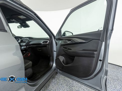 Used 2023 Chevrolet TrailBlazer RS FWD image 37
