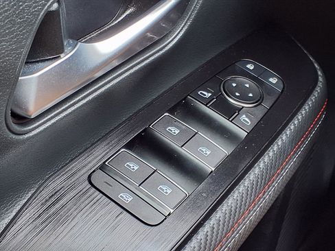 Used 2025 Nissan Kicks SR w/ Illumination Package image 10