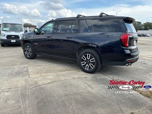 Used 2023 GMC Yukon XL AT4 w/ AT4 Premium Plus Package AWD/4WD image 12