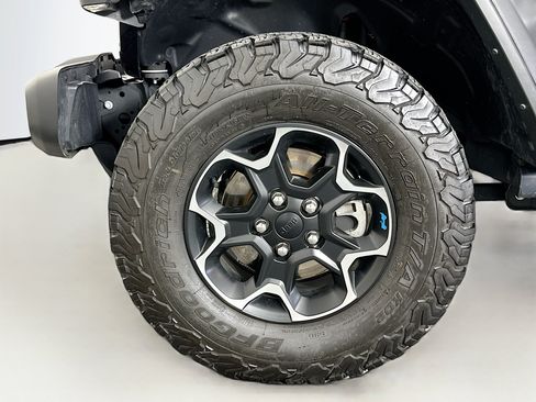 Used 2023 Jeep Wrangler Unlimited Rubicon 4xe w/ Cold Weather Group AWD/4WD image 11